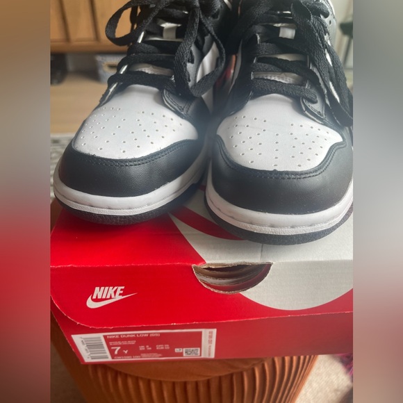 Nike dunk low panda (GS) - Picture 4 of 5